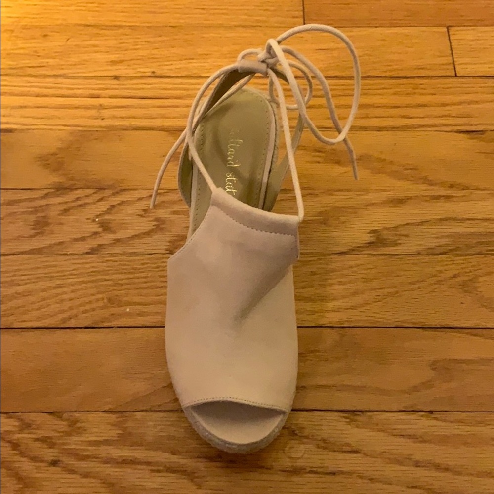 Altar’d State suede tie back wedge size 6